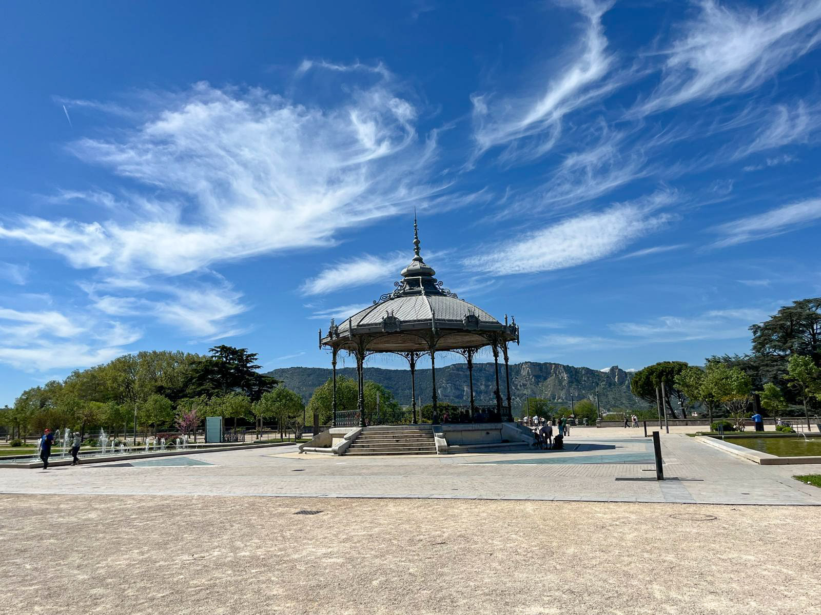 La place de Valence-ville